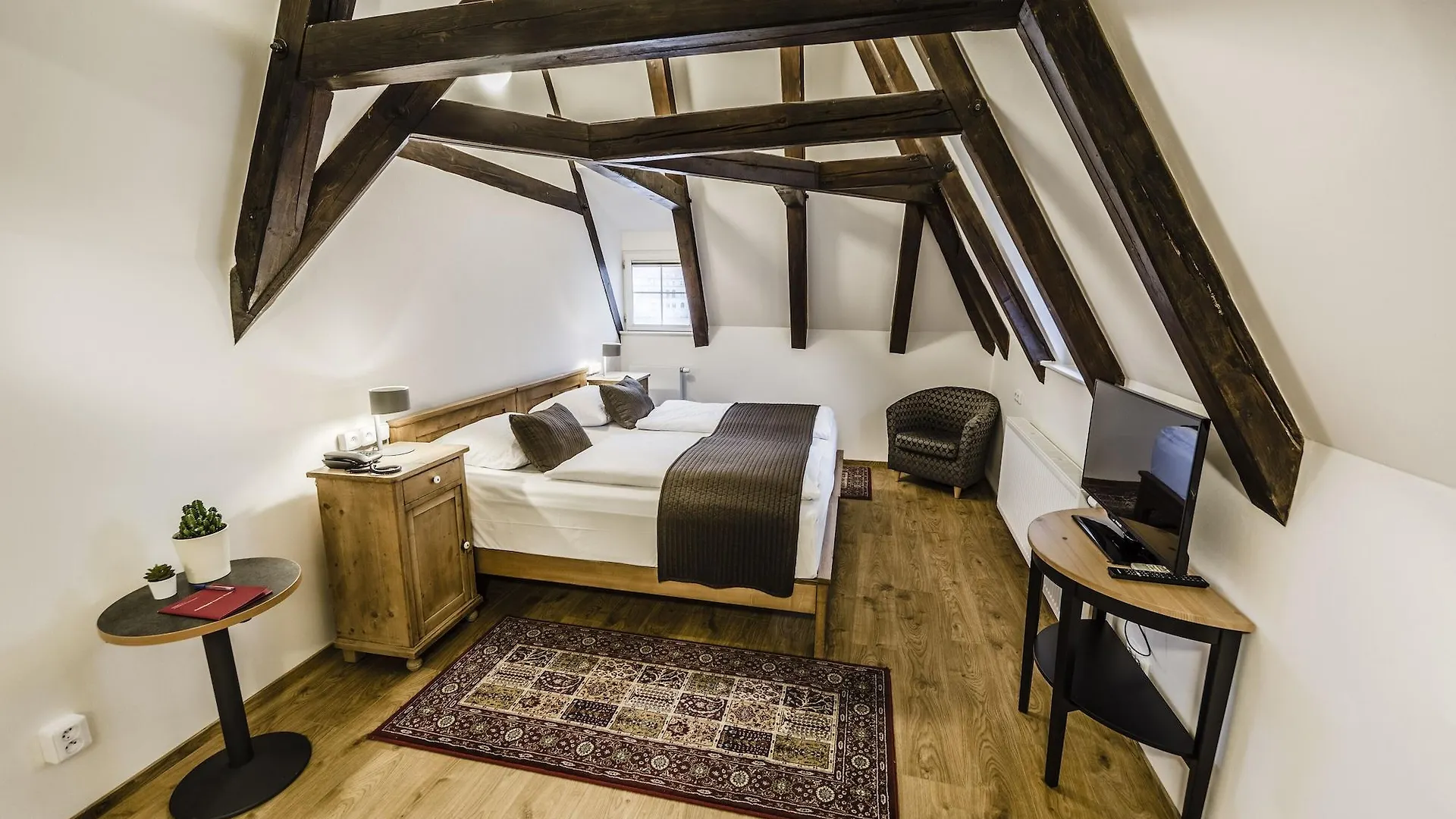 Hotel Archibald At The Charles Bridge Praga