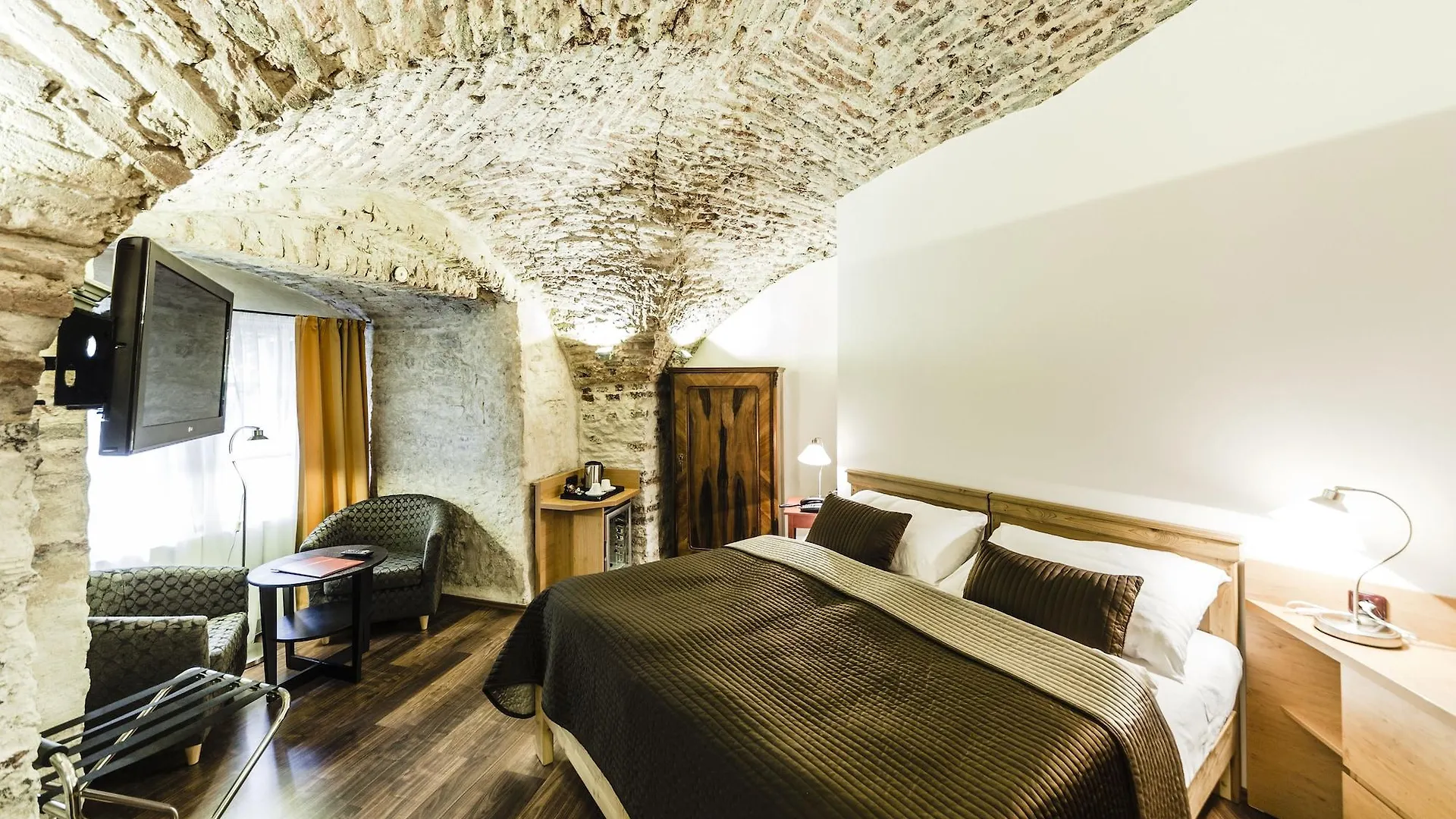 Hotel Archibald At The Charles Bridge Praga