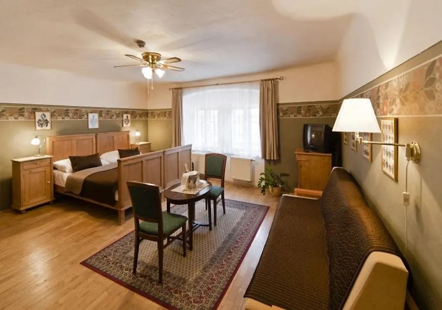 Hotel Archibald At The Charles Bridge Praga