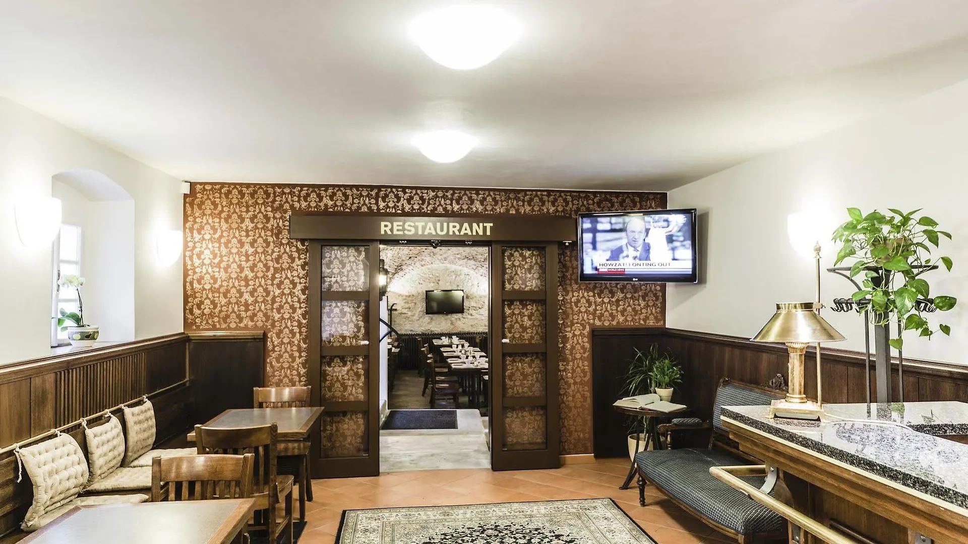 Hotel Archibald At The Charles Bridge Praga 4*,