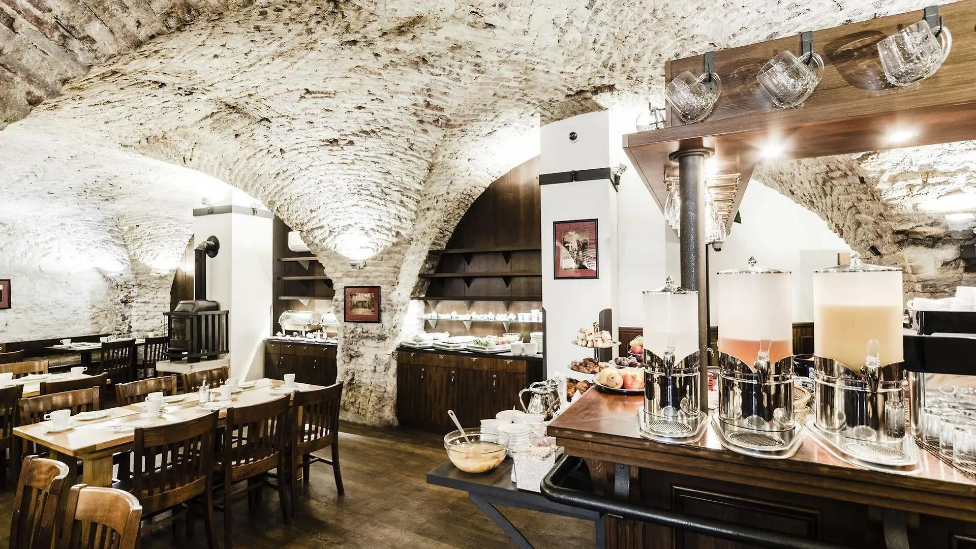 Hotel Archibald At The Charles Bridge Praga