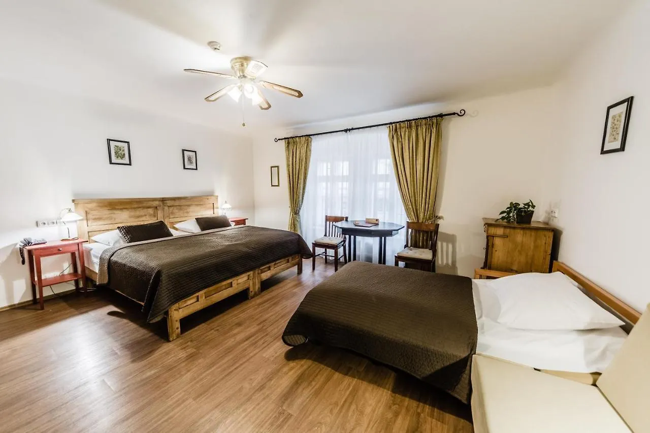 Hotel Archibald At The Charles Bridge Praga 4*,