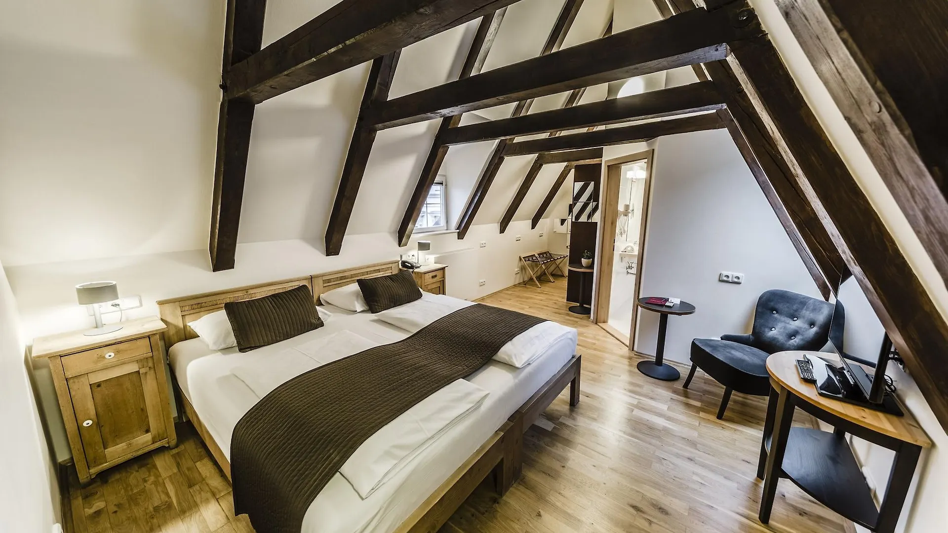 ****  Archibald At The Charles Bridge Hotel Prague Czech Republic
